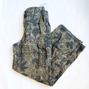 NEW Boys Old Navy Green Camo Cargo Pants Size 10 Cotton Blend Relaxed Fit